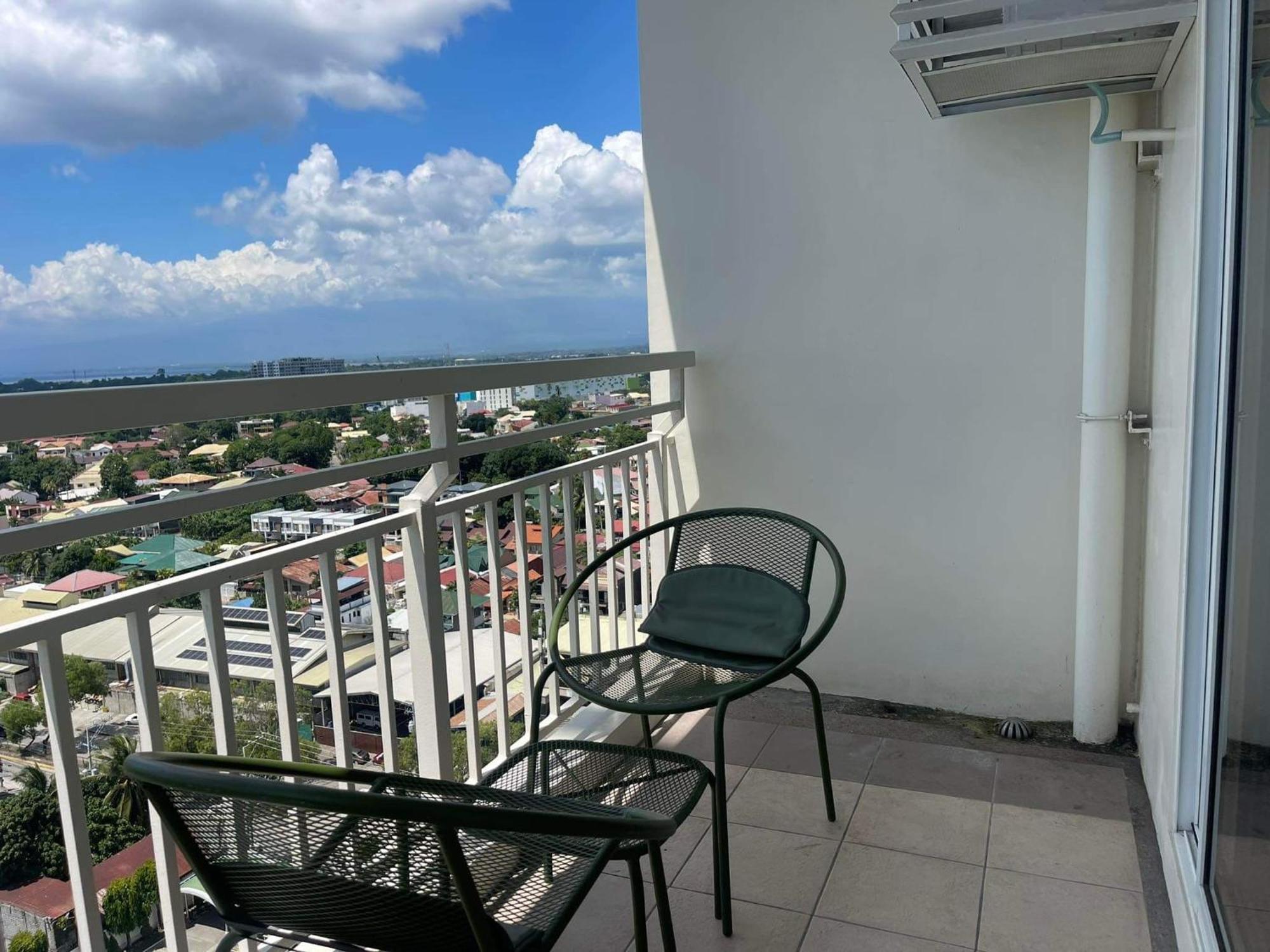 Verdon Parc Davao City With Balcony By Darpm Ngoại thất bức ảnh