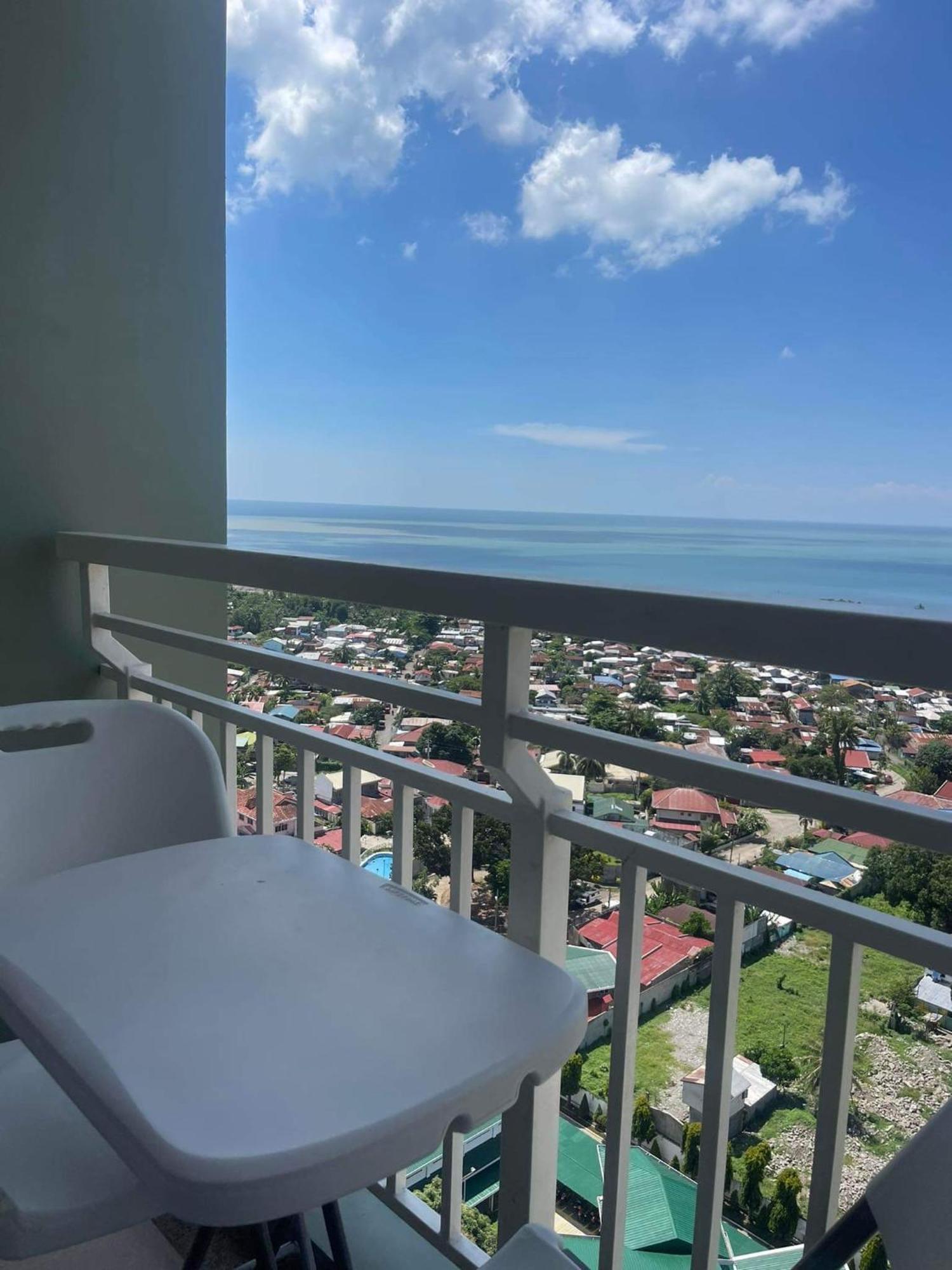 Verdon Parc Davao City With Balcony By Darpm Ngoại thất bức ảnh