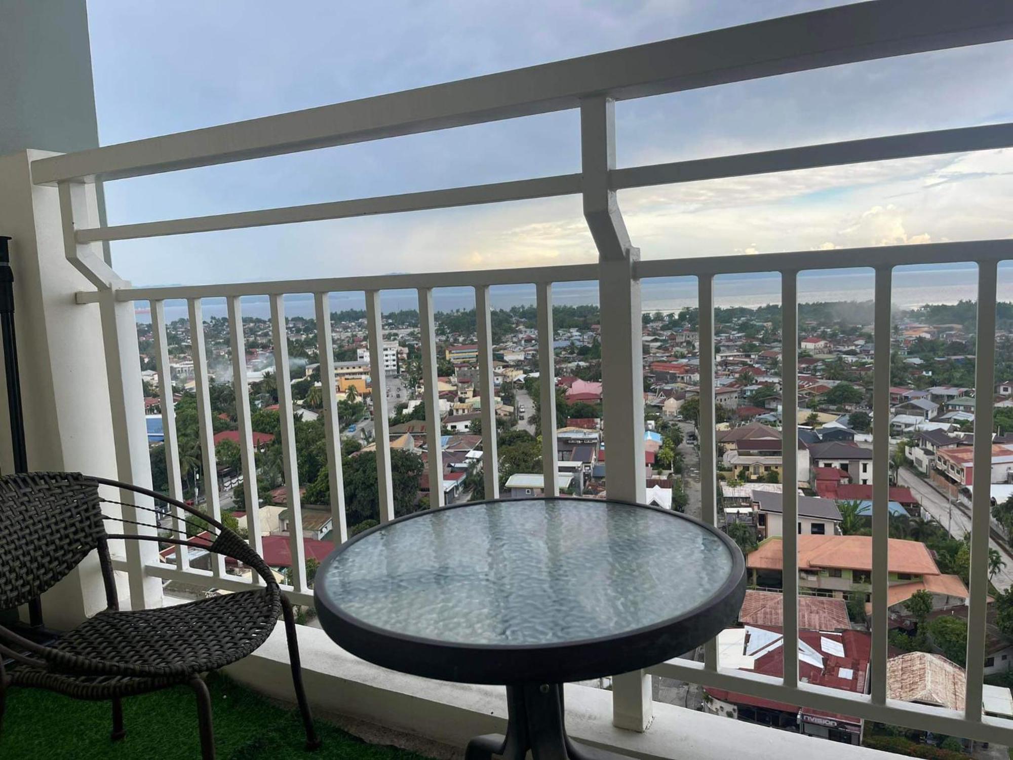 Verdon Parc Davao City With Balcony By Darpm Ngoại thất bức ảnh