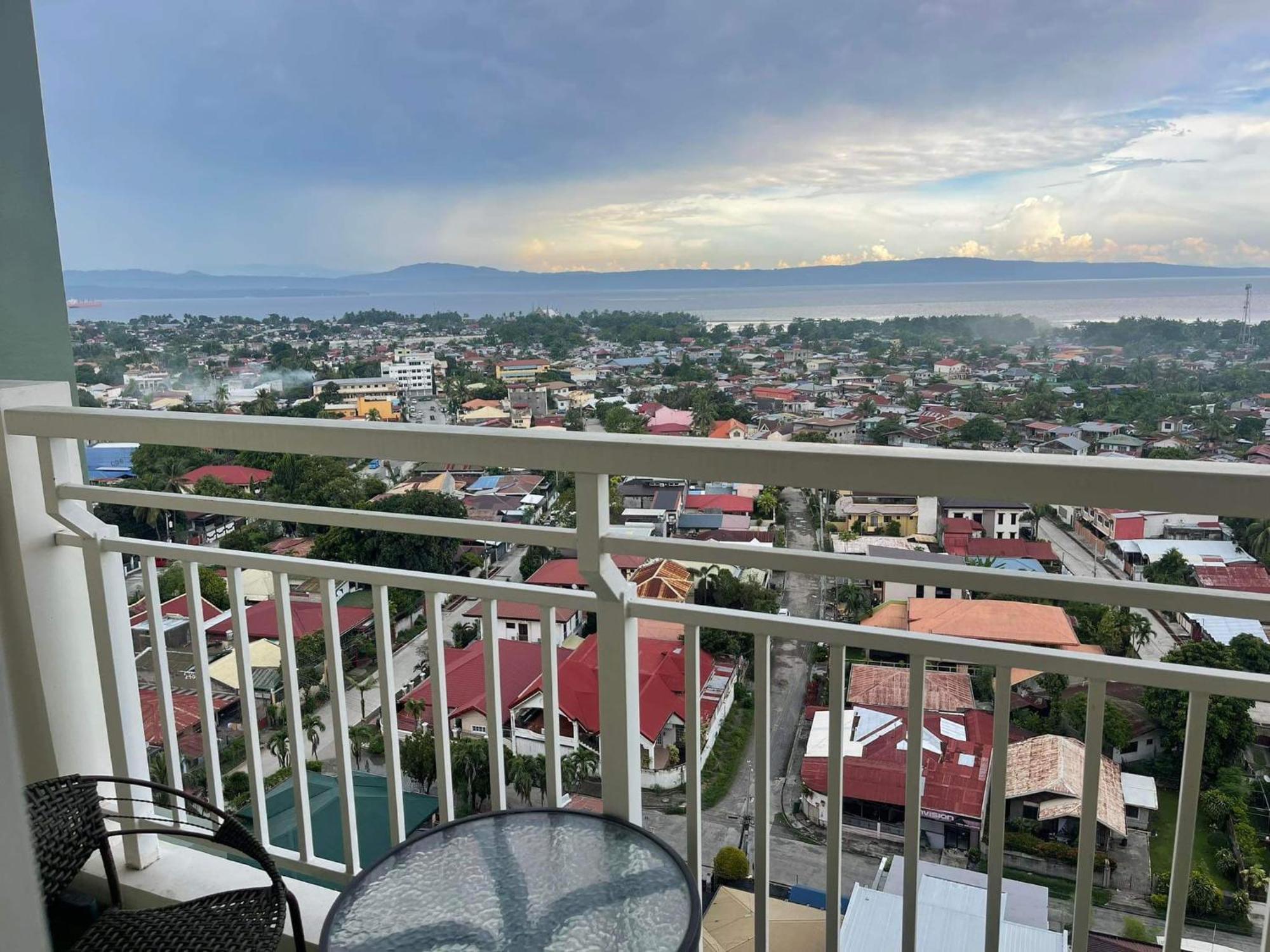 Verdon Parc Davao City With Balcony By Darpm Ngoại thất bức ảnh