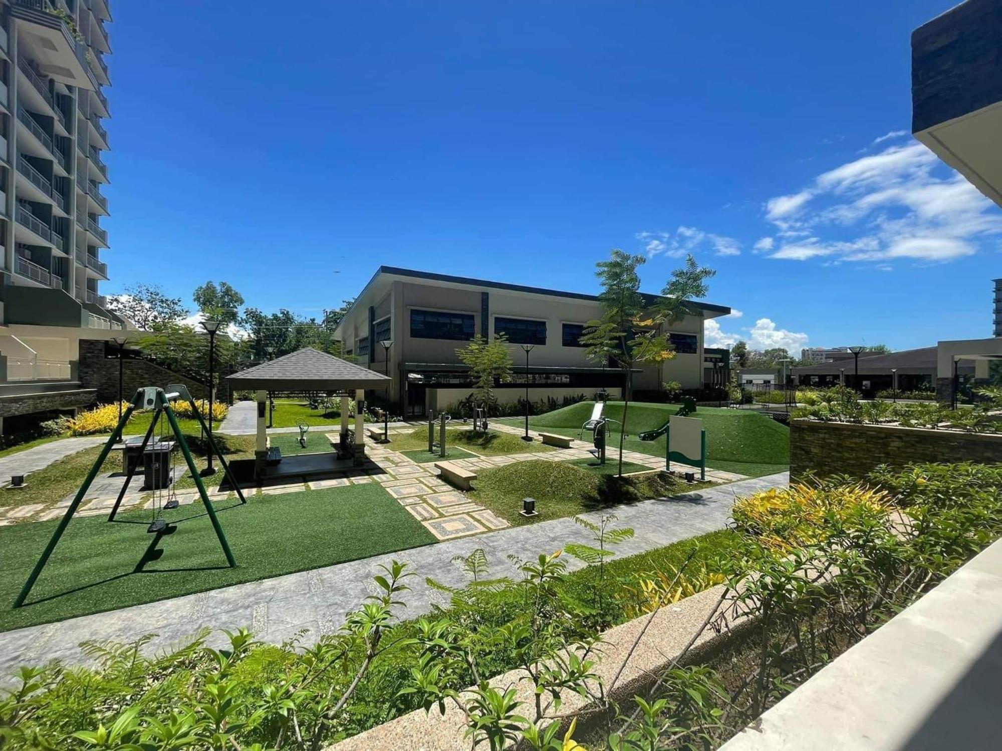 Verdon Parc Davao City With Balcony By Darpm Ngoại thất bức ảnh